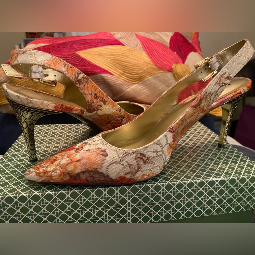 J. Renee -Alcudia -JJ Nude Multi/Gold Fabric ALCUDI-FANMG